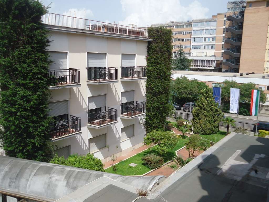 לטינה Hotel De La Ville Central מראה חיצוני תמונה