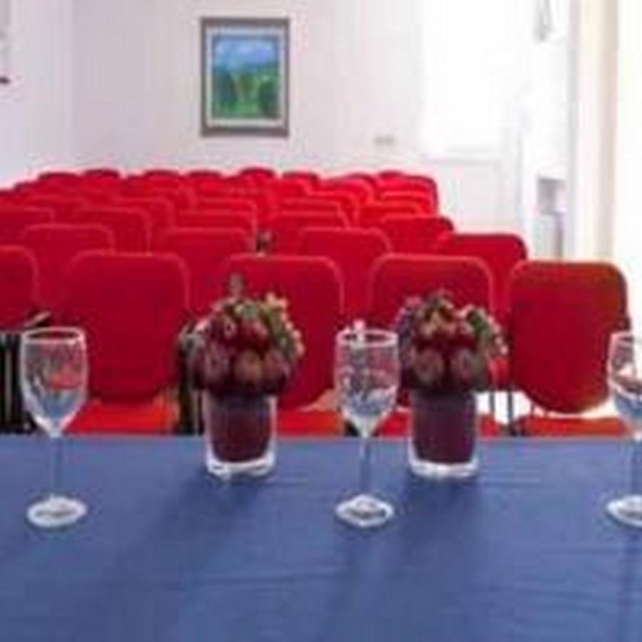 לטינה Hotel De La Ville Central מראה חיצוני תמונה