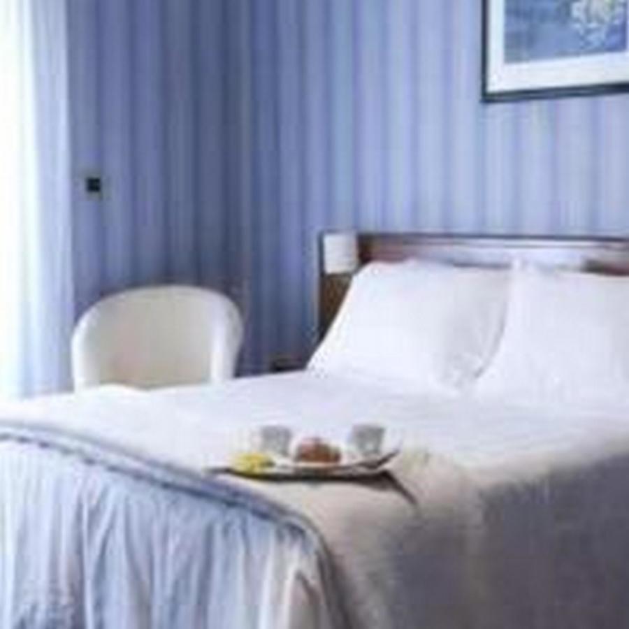לטינה Hotel De La Ville Central מראה חיצוני תמונה