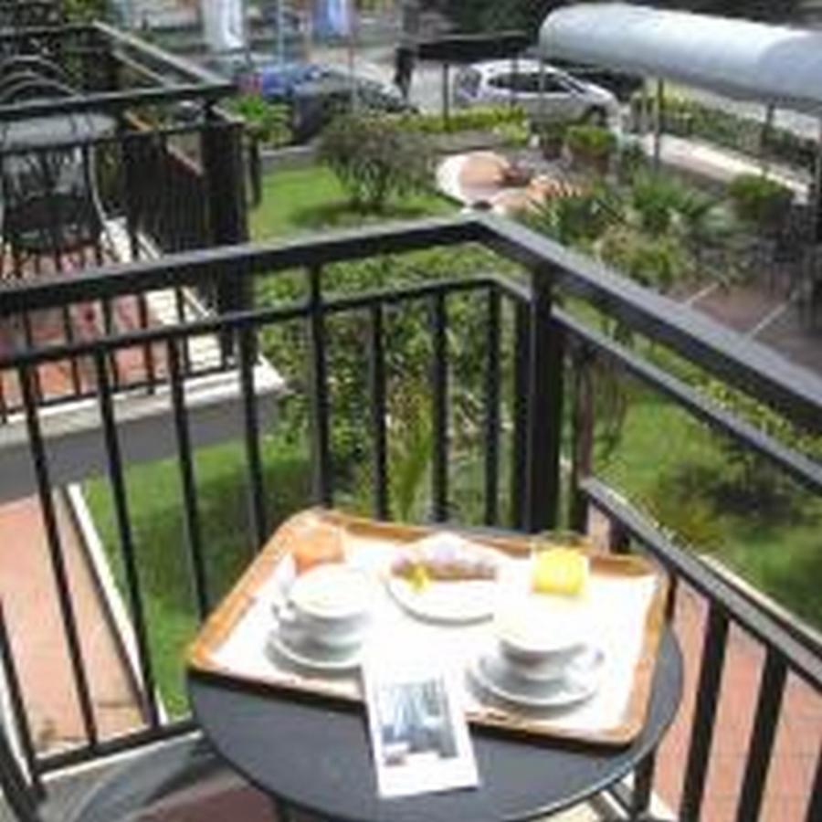 לטינה Hotel De La Ville Central מראה חיצוני תמונה